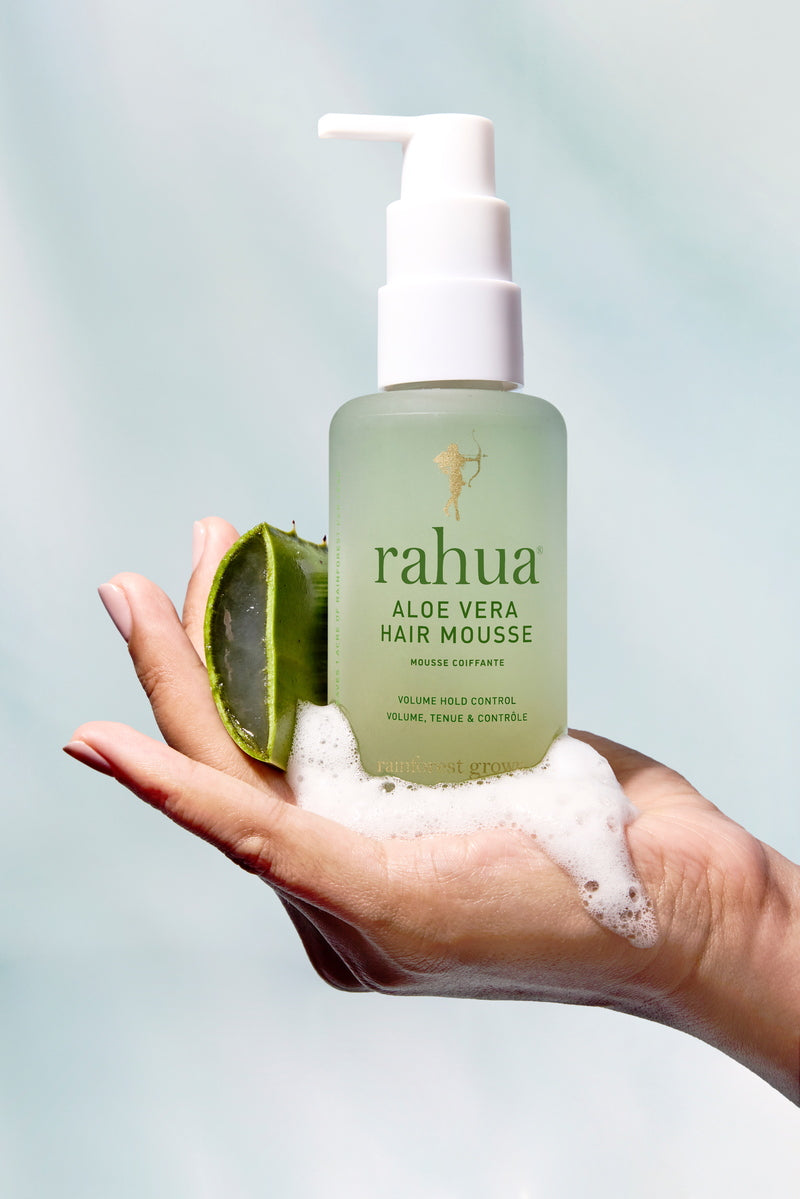 Rahua Aloe Vera Hair Mousse - Mood mit Handmodel