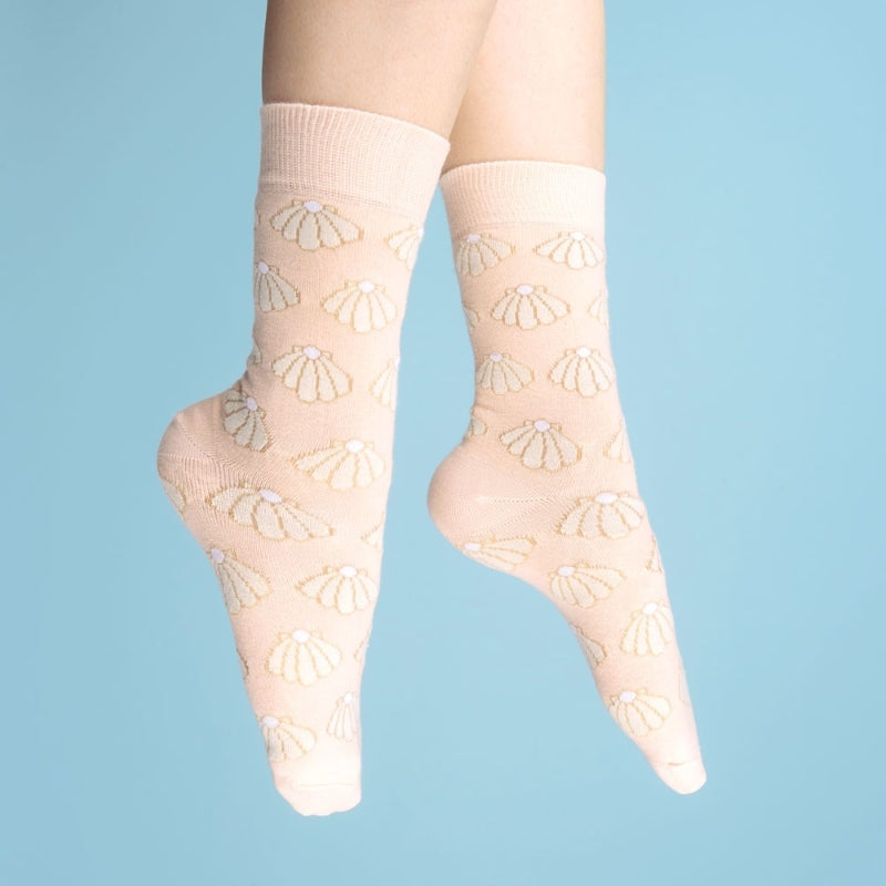 Coucou Suzette Scallop Shell Socks - Model 1