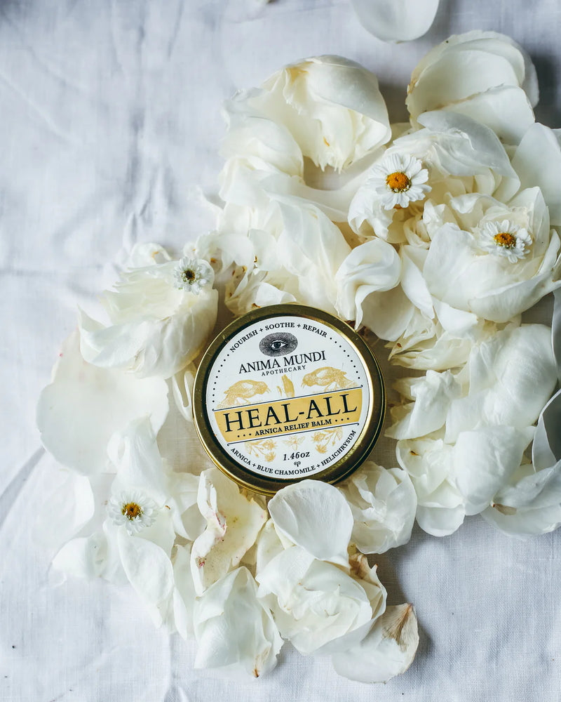 Anima Mundi Heal-All Arnica Relief Balm - Mood mit weißen Blüten