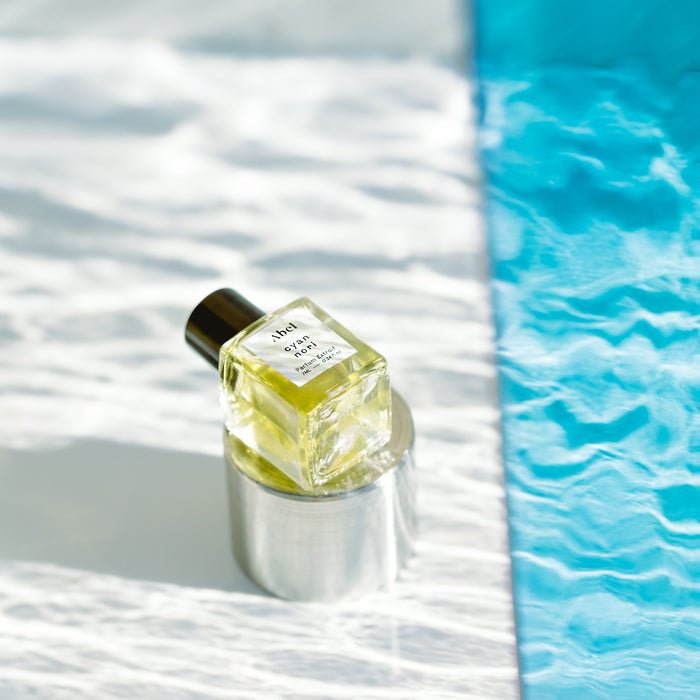 Abel Cyan Nori Parfum Extrait Lifestyle Image