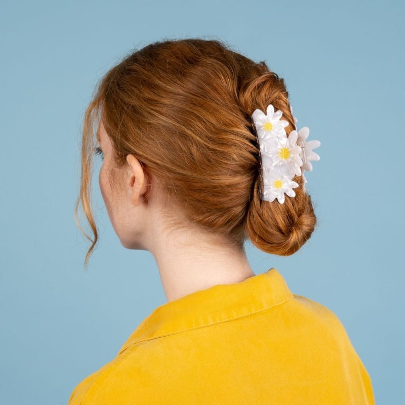 Coucou Suzette Big Daisy Hair Claw - Model