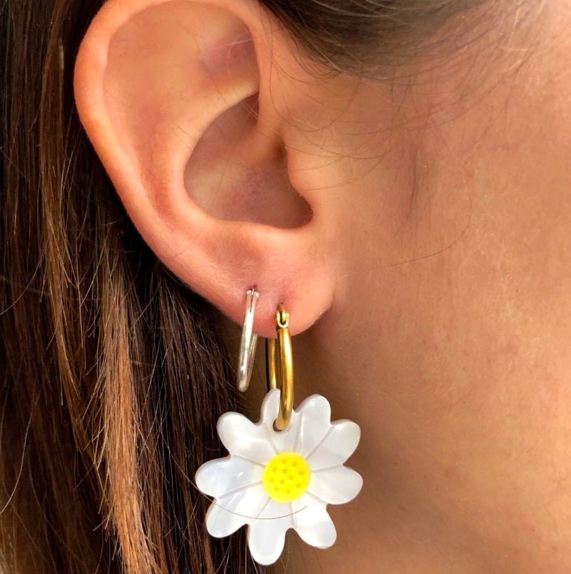 Coucou Suzette Daisy Earrings - Nahaufnahme