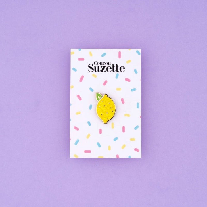 Coucou Suzette Lemon Pin - Produkt mit Verpackung 