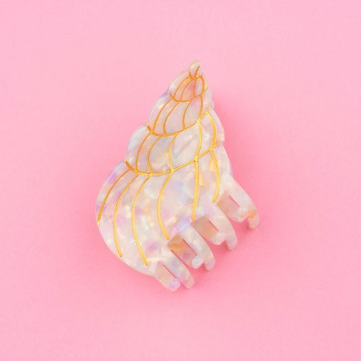 Coucou Suzette Shell Hair Claw - Produktbild rosa Hintergrund