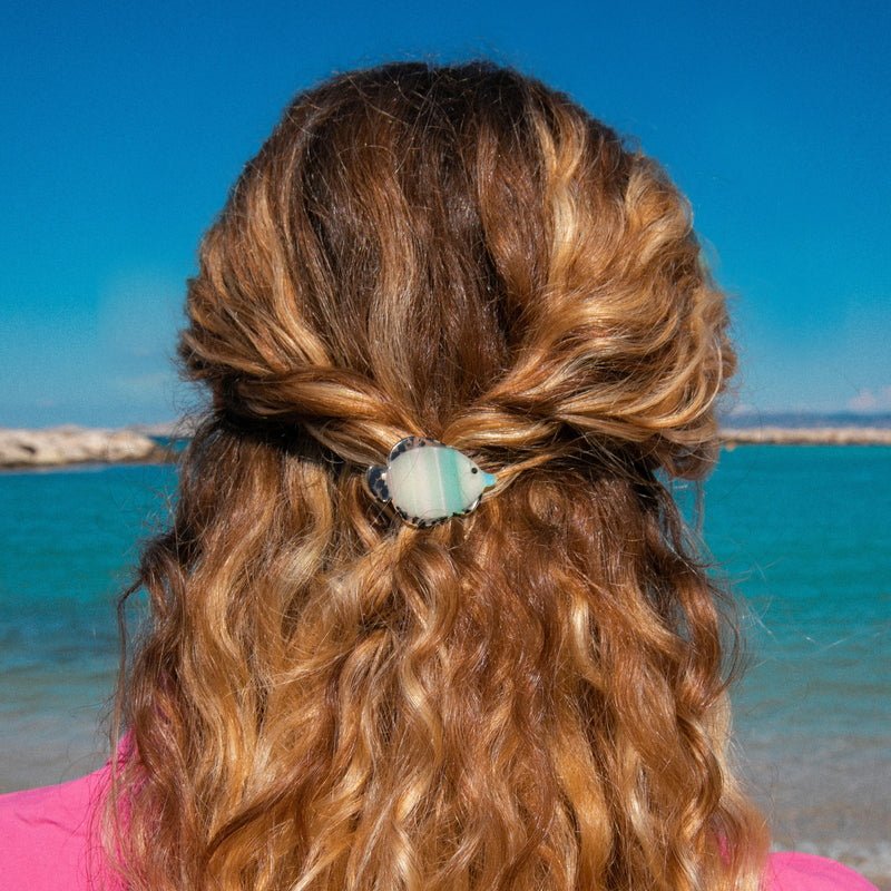 Tropical Fish Hair Clip - im Haar