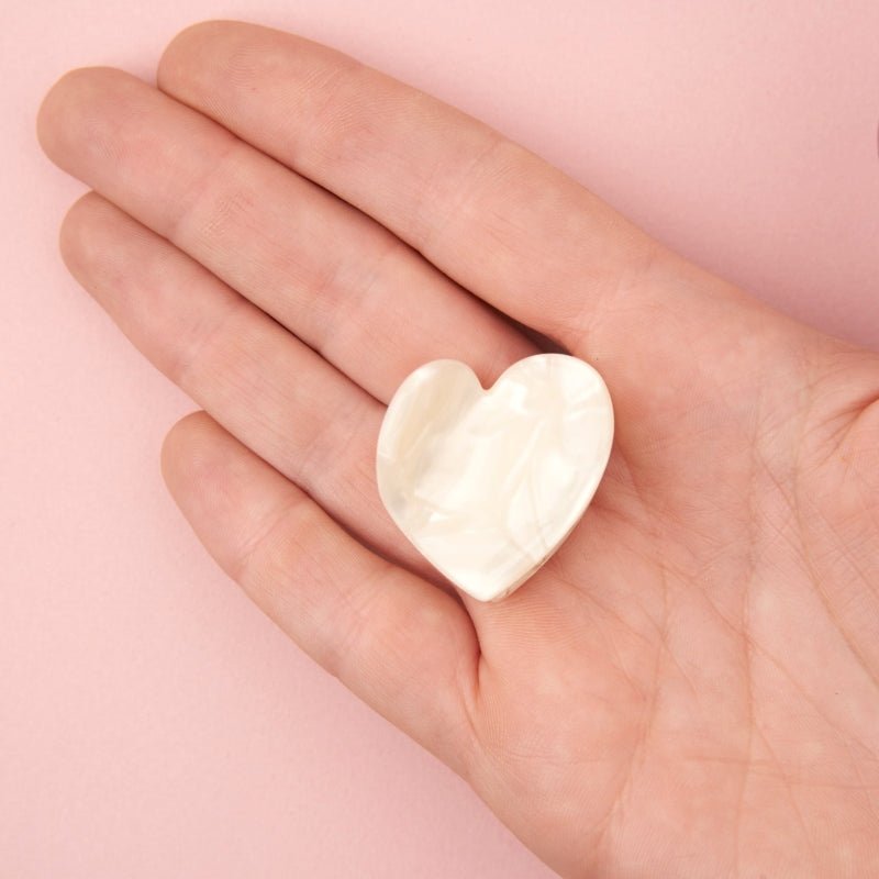 Coucou Suzette White Heart Mini Hair Claw - Handmodel