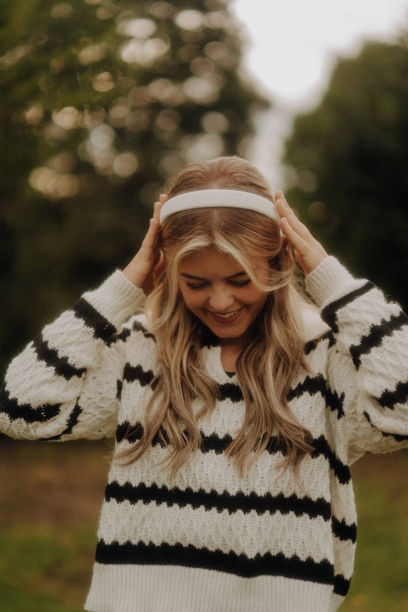 Die Haarbanduschi Anna Weiss Samt Model