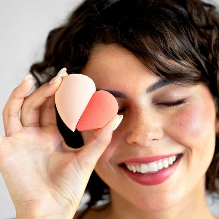 Ere Perez Bio All-Beauty Sponges Model