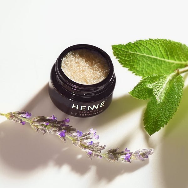 Henné Organics Lip Exfoliator Lavender Mint with Lavender and Mint plant