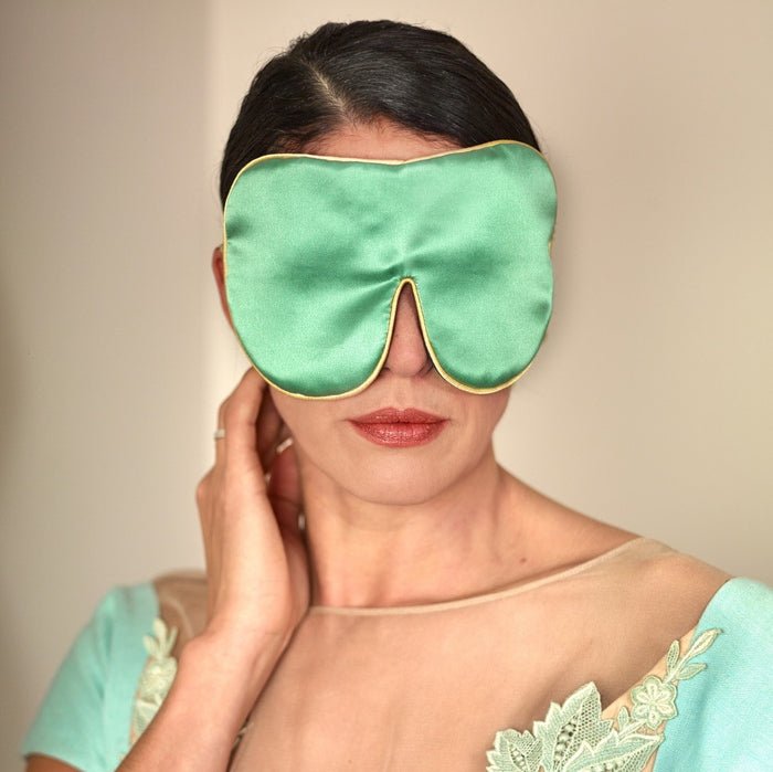 Pure Mulberry Silk Lavender Eye Mask Unscented Jade Model