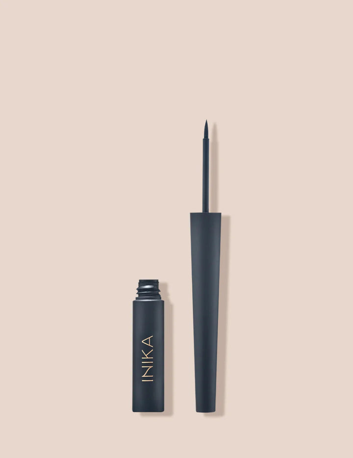 INIKA Organic Liquid Eyeliner Black - Produktfoto mit Applikator