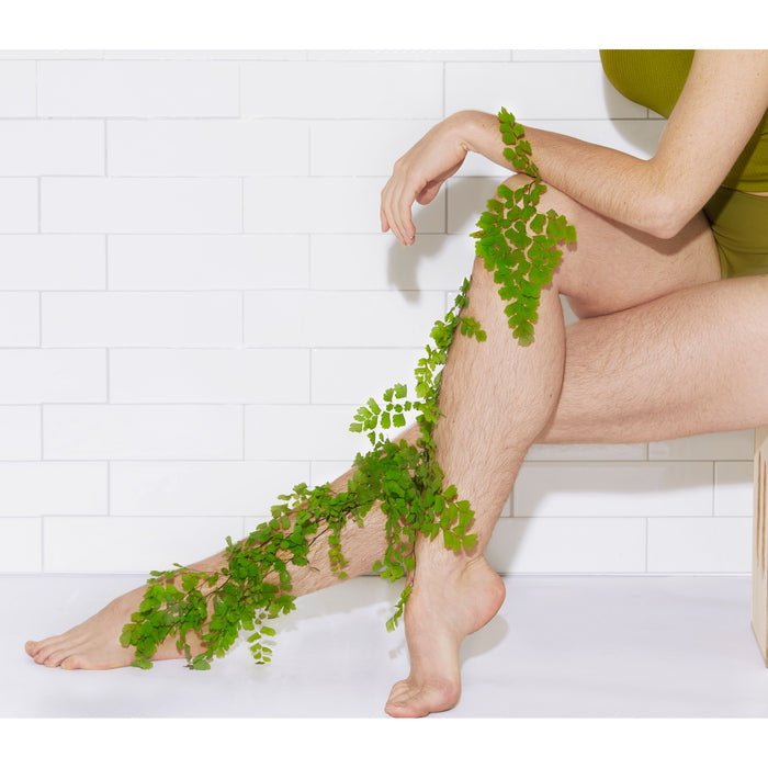 The Leaf Razor Kit Black hairy legs