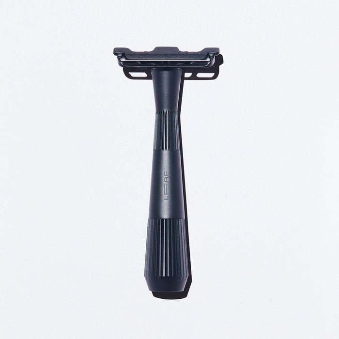 The Twig Razor Kit Black with shadow