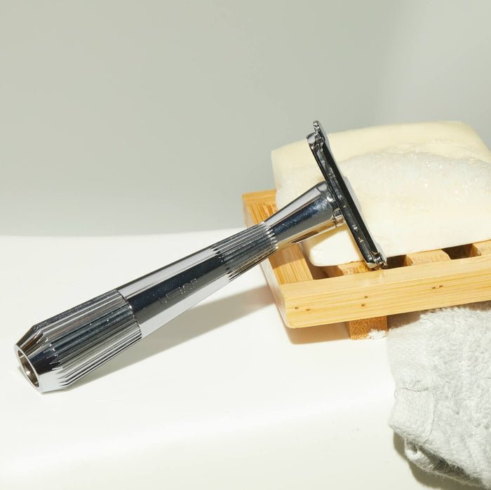 Leaf Shave The Twig Razor Kit Chrome Mood