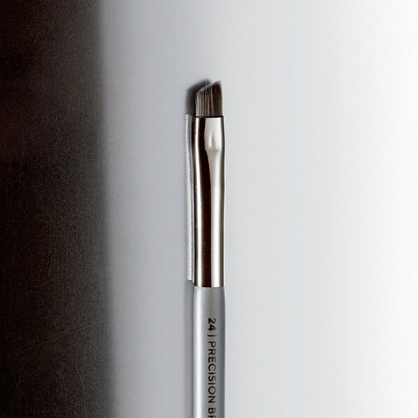 Mádara Dual-Sided Precision Brush