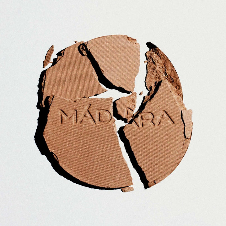 Mádara Midsummer Soft Silk Mineral Bronzer - Textur