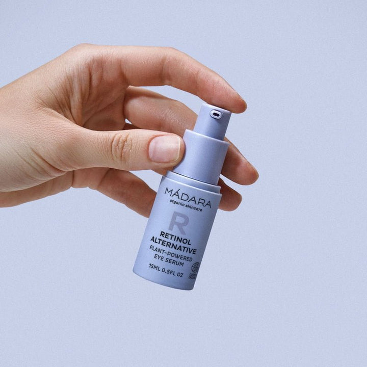 Mádara Plant Powered Eye Serum - Flasche Handmodel