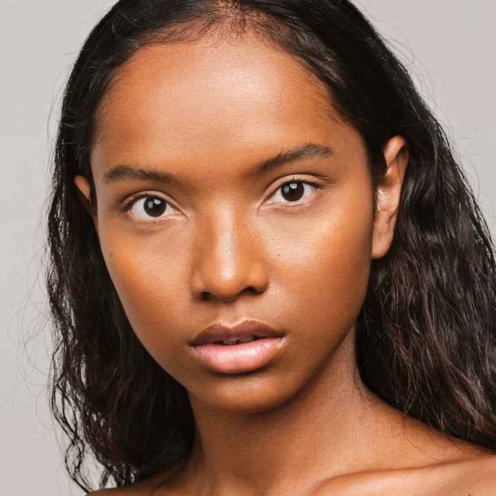 Mádara Skin Equal Soft Glow Foundation Caramel Model