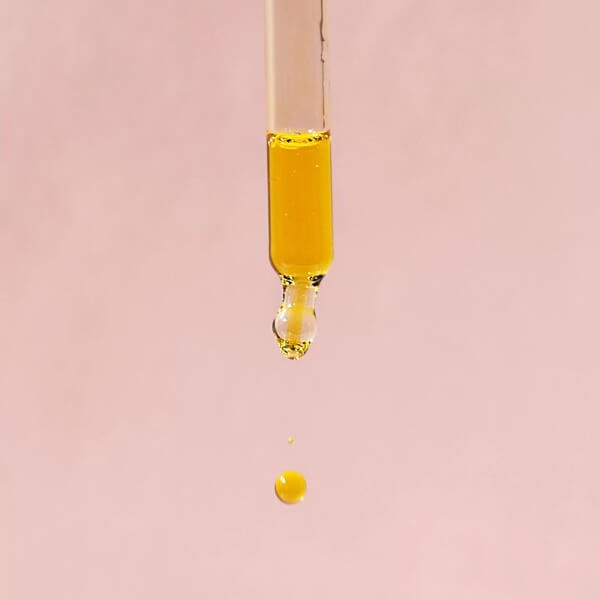 Merme Berlin Facial Beauty Elixir Close up Pipette