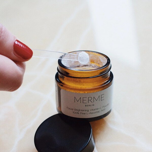 Merme Berlin Facial Brightening Vitamin-C Powder close up