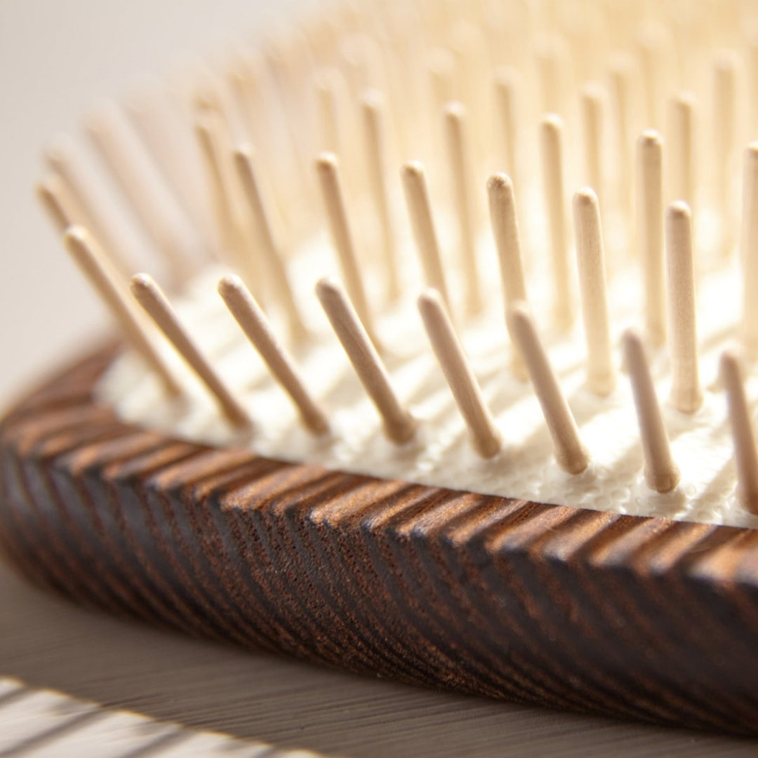 Paddle Brush mit Holznoppen - Detail