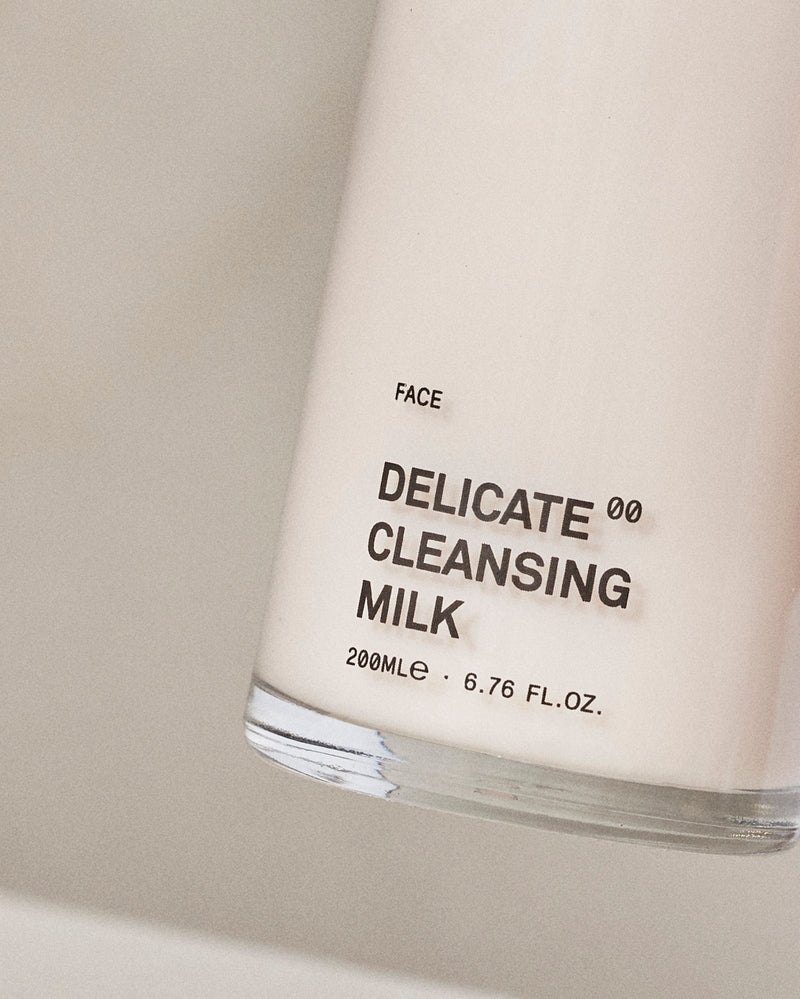 Delicate Cleansing Milk - Close up