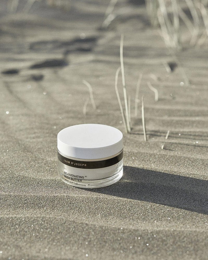 Team Dr. Joseph Rejuvenating Body Butter - Mood Tiegel am Strand