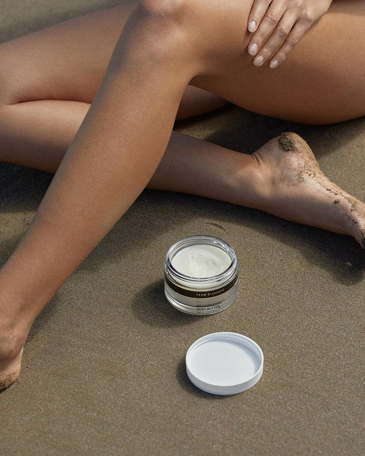 Team Dr. Joseph Rejuvenating Body Butter - Model am Strand