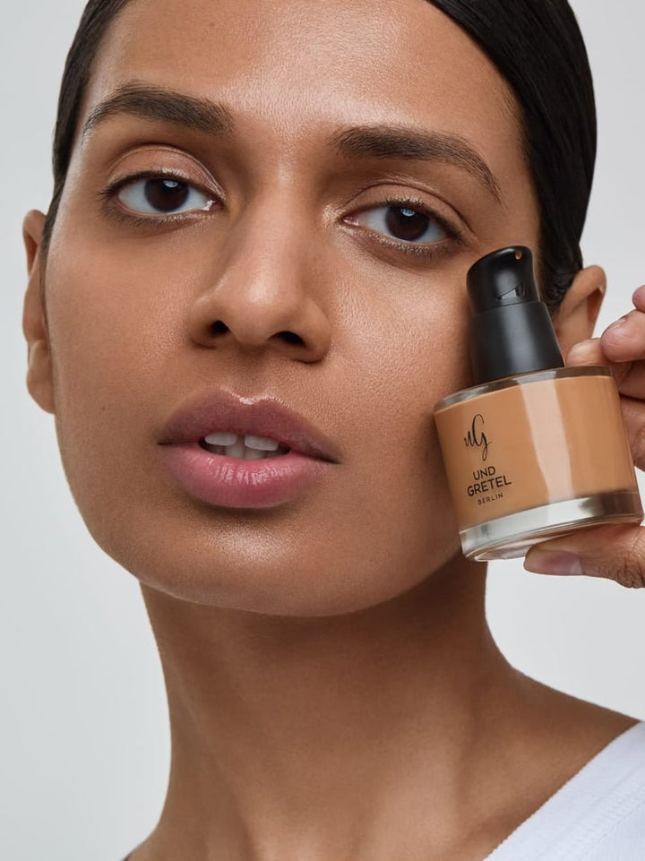 Beste CCC Cream Serum Foundation Tanned Model 2