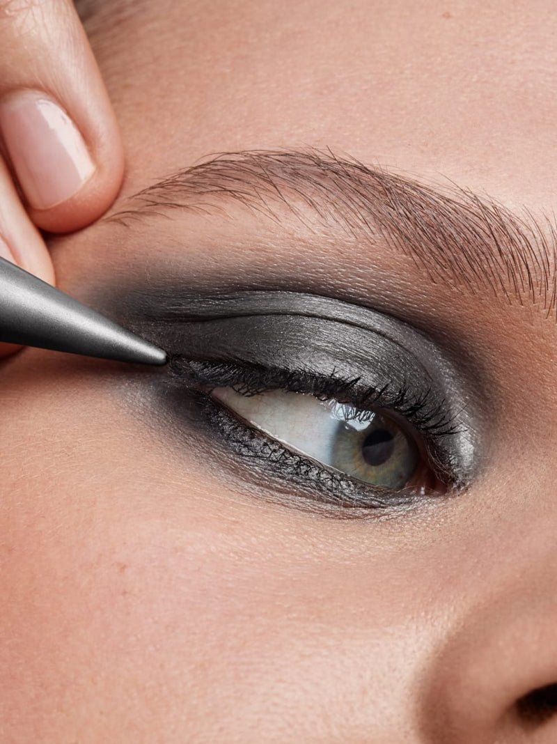 Luk Cream Eye Stick Magic Grey Look 3