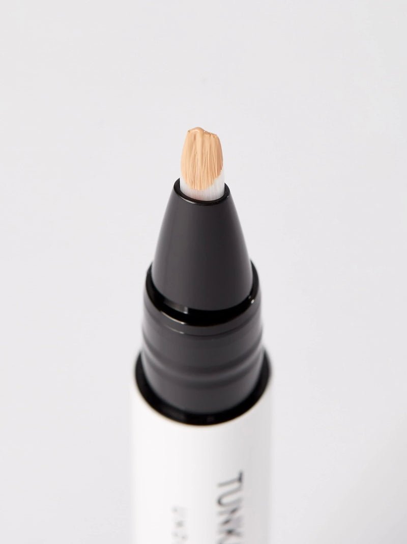 Tunkal Concealer Deep Beige Close up